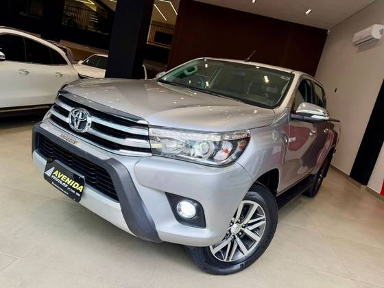 TOYOTA HILUX 2.8 SRX 4X4 CD 16V DIESEL 4P AUTOMÁTICO